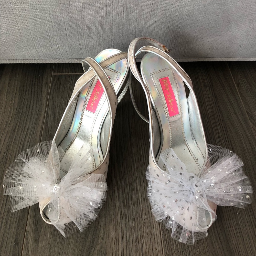 Betsey Johnson Tulle “Clover” Heels